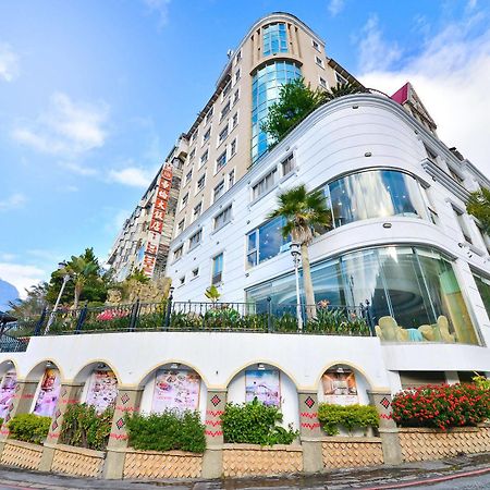 Dongpo Ti Lun Hotel Xinyi Buitenkant foto