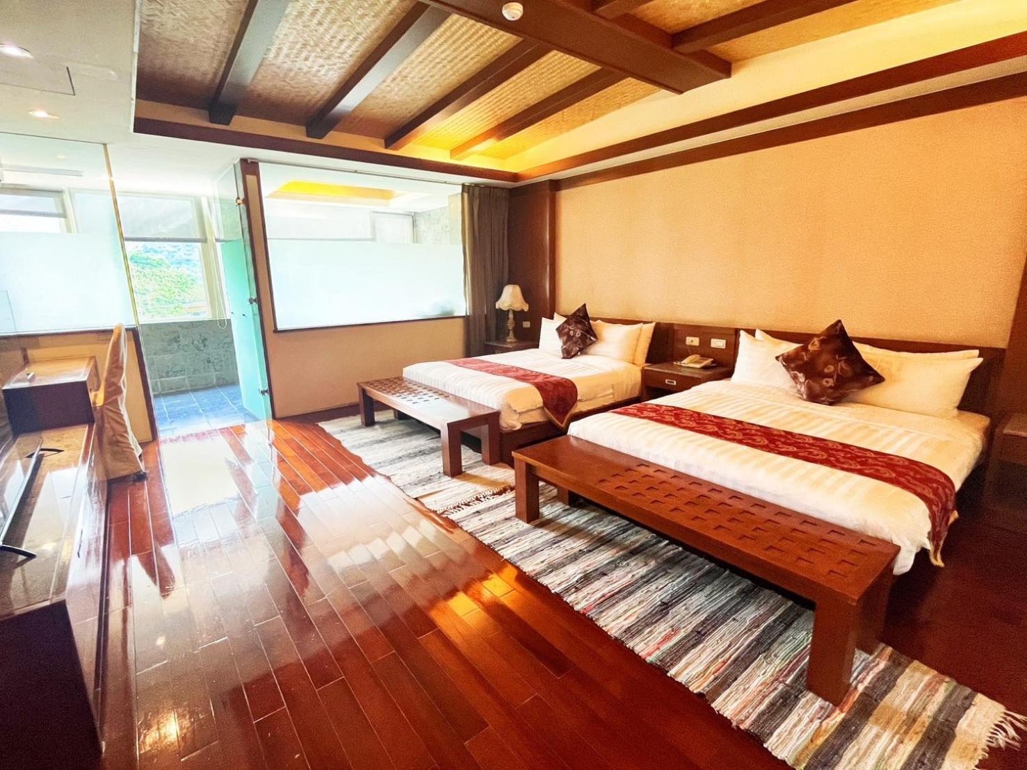 Dongpo Ti Lun Hotel Xinyi Buitenkant foto