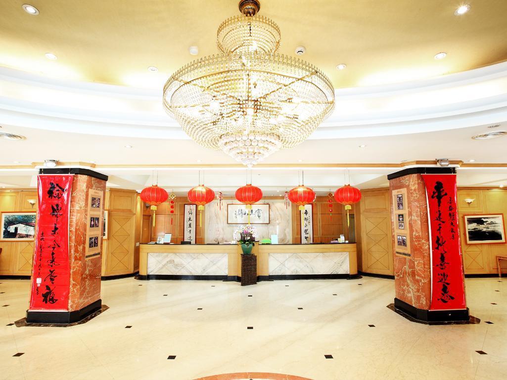 Dongpo Ti Lun Hotel Xinyi Buitenkant foto