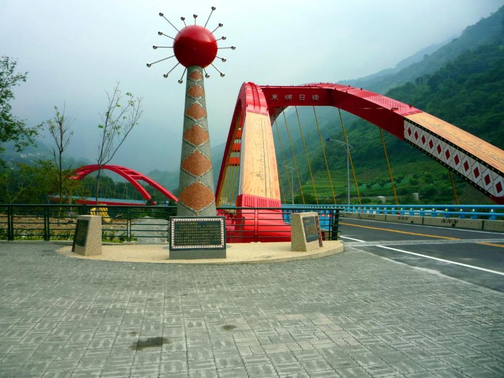 Dongpo Ti Lun Hotel Xinyi Buitenkant foto