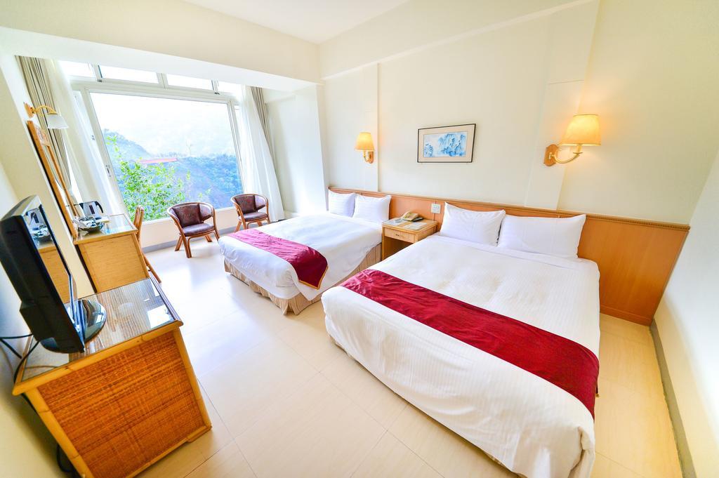 Dongpo Ti Lun Hotel Xinyi Buitenkant foto
