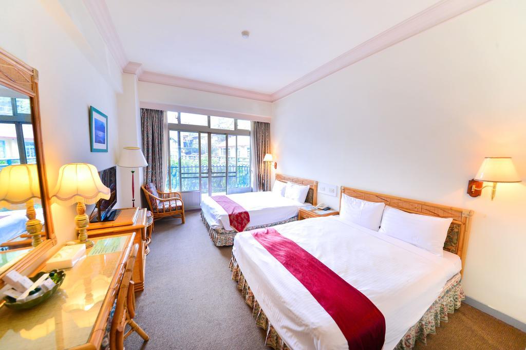 Dongpo Ti Lun Hotel Xinyi Buitenkant foto