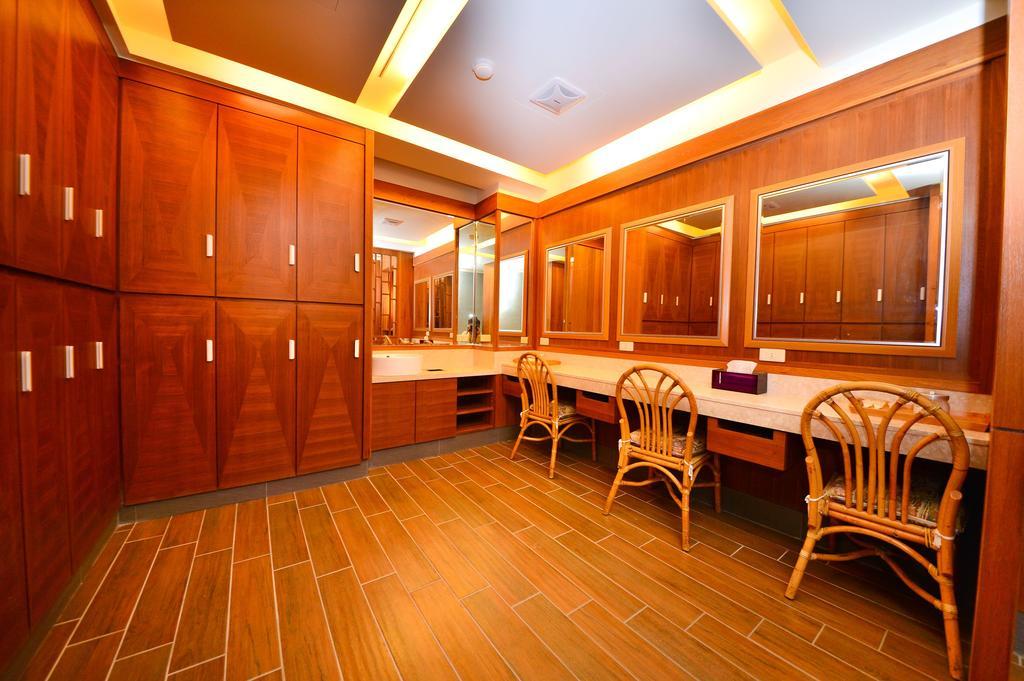 Dongpo Ti Lun Hotel Xinyi Buitenkant foto