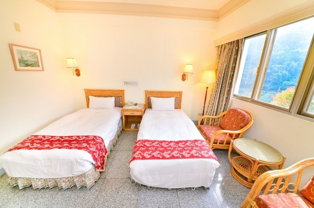 Dongpo Ti Lun Hotel Xinyi Buitenkant foto