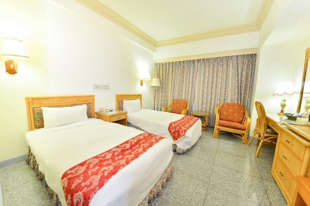 Dongpo Ti Lun Hotel Xinyi Buitenkant foto