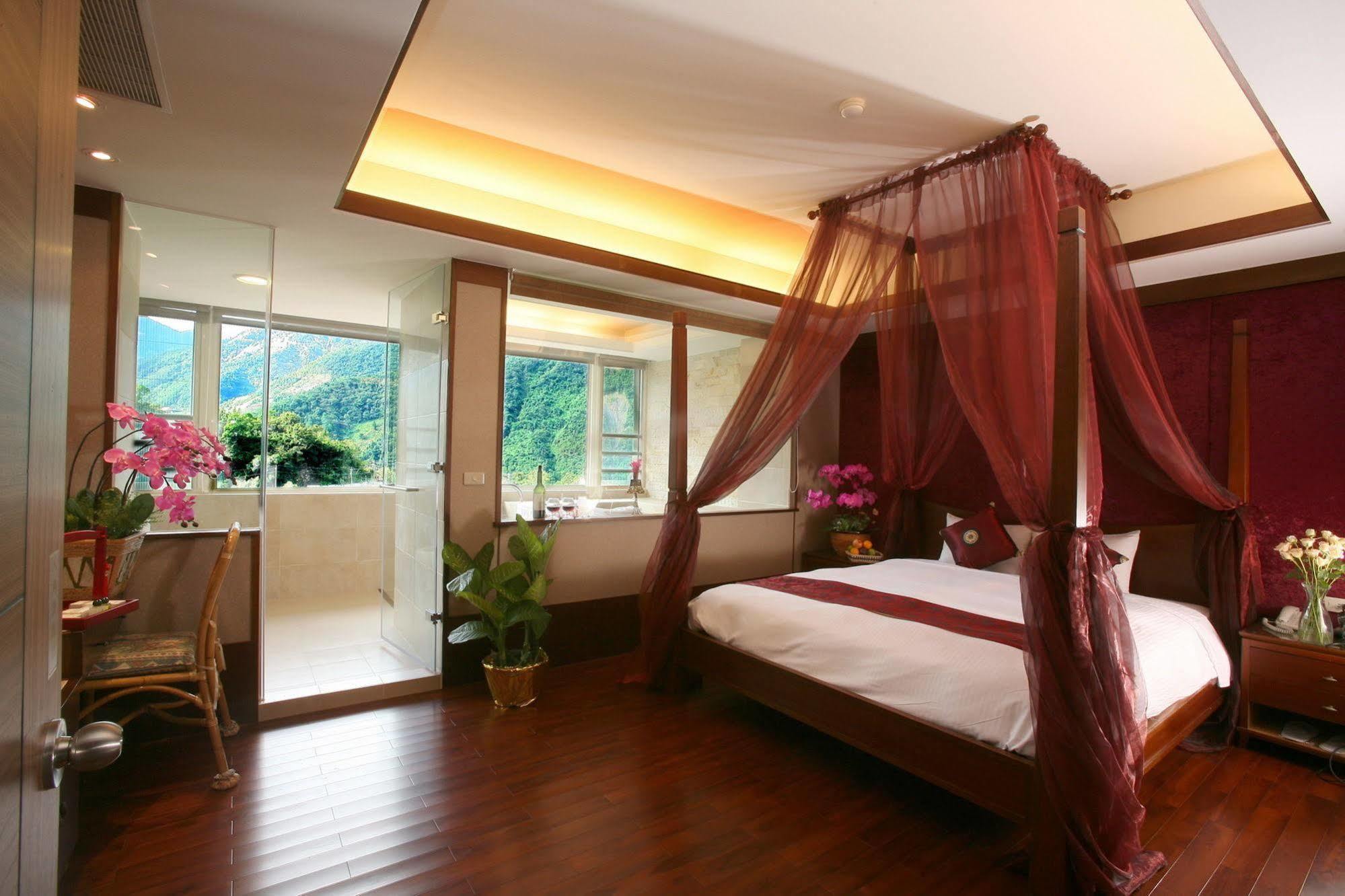 Dongpo Ti Lun Hotel Xinyi Buitenkant foto