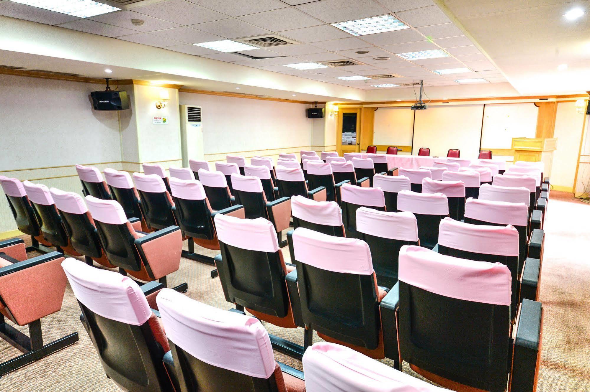 Dongpo Ti Lun Hotel Xinyi Buitenkant foto